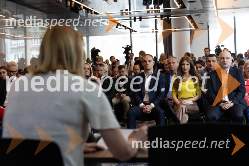  Anže Logar, poslanec SDS, predsednik Ljubljanskega odbora SDS;  Eva Irgl, poslanka SDS;  Mitja Čander, direktor, BeletrinaUstanovitvena seja Platforme sodelovanja, Anže Logar