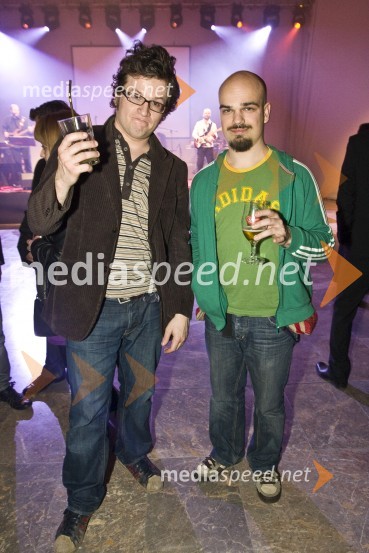Igor Bračič - Sadež in Jure Karas - Slon, voditelja Viktorjev 2008 in glasbenika (skupina Slon in Sadež)Viktorji 2008, zaključna zabava na Gospodarskem razstavišču