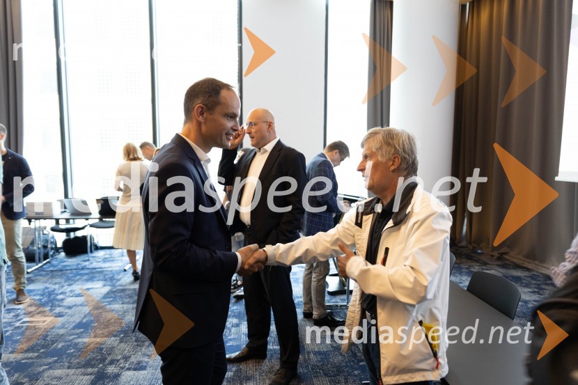  Anže Logar, poslanec SDS, predsednik Ljubljanskega odbora SDS;  ... Ustanovitvena seja Platforme sodelovanja, Anže Logar