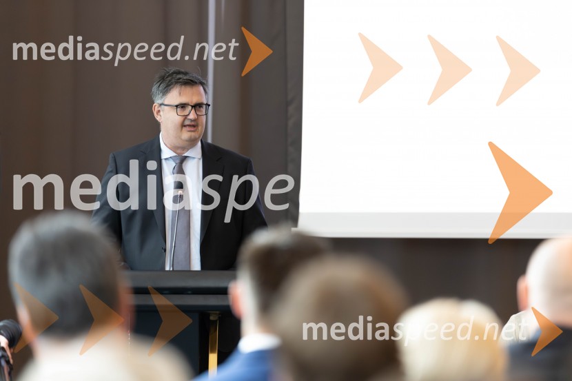  Mirko Požar, predstavnik ZORG in predsednik Zbornice za gradbeništvo SlovenijeUstanovitvena seja Platforme sodelovanja, Anže Logar