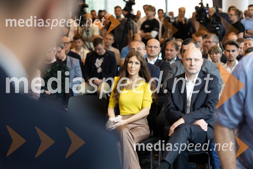  Eva Irgl, poslanka SDS;  Mitja Čander, direktor, BeletrinaUstanovitvena seja Platforme sodelovanja, Anže Logar