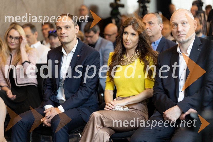  Anže Logar, poslanec SDS, predsednik Ljubljanskega odbora SDS;  Eva Irgl, poslanka SDS;  Mitja Čander, direktor, BeletrinaUstanovitvena seja Platforme sodelovanja, Anže Logar