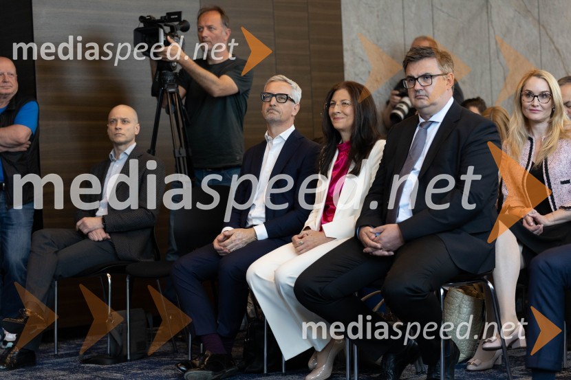 red. prof. dr.  Igor Masten, EF UL; dr. Jernej Pikalo, profesor, nekdanji minister za izobraževanje iz kvote SD; dr.  Romana Jordan, bivša evroposlanka;  Mirko Požar, predstavnik ZORG in predsednik Zbornice za gradbeništvo SlovenijeUstanovitvena seja Platforme sodelovanja, Anže Logar