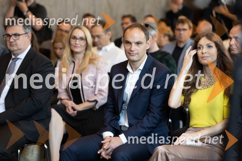  Anže Logar, poslanec SDS, predsednik Ljubljanskega odbora SDS;  Eva Irgl, poslanka SDSUstanovitvena seja Platforme sodelovanja, Anže Logar