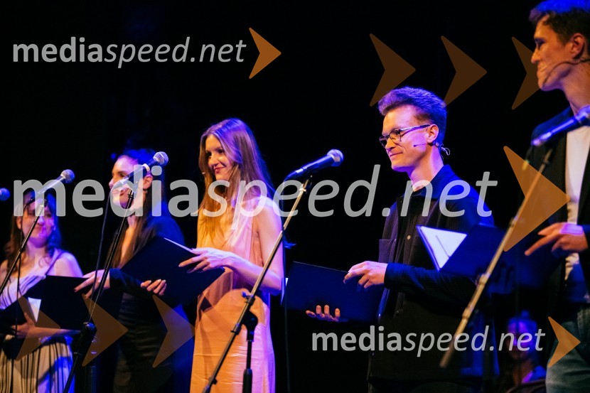  Lucija Harum, igralka, pevka;  Žan Brelih Hatunić, igralecRazgrnitev repertoarja sezone 2023/24 Slovenskega ljudskega gledališča Celje