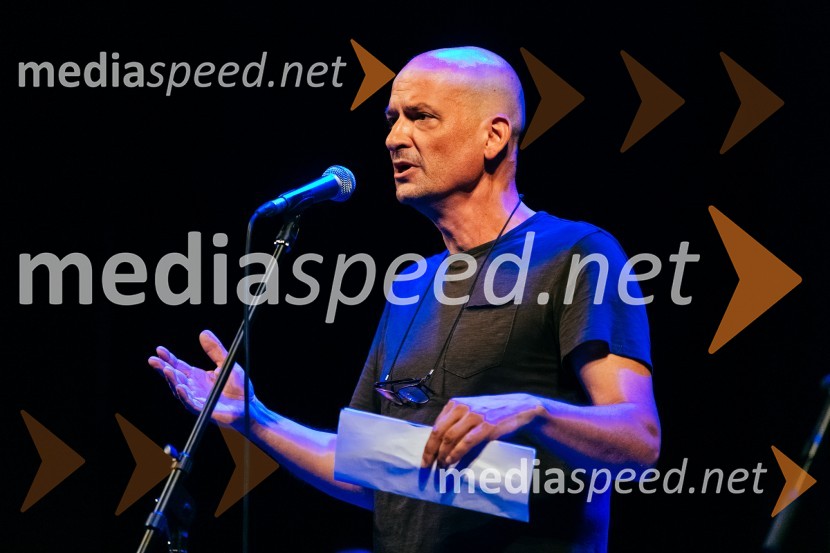  Miha Golob, upravnik in umetniški vodja, SLG CeljeRazgrnitev repertoarja sezone 2023/24 Slovenskega ljudskega gledališča Celje