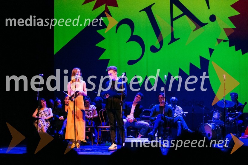  Lucija Harum, igralka, pevka;  Žan Brelih Hatunić, igralecRazgrnitev repertoarja sezone 2023/24 Slovenskega ljudskega gledališča Celje