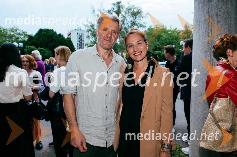  Branko Završan, igralec;  Tanja Potočnik, igralkaRazgrnitev repertoarja sezone 2023/24 Slovenskega ljudskega gledališča Celje