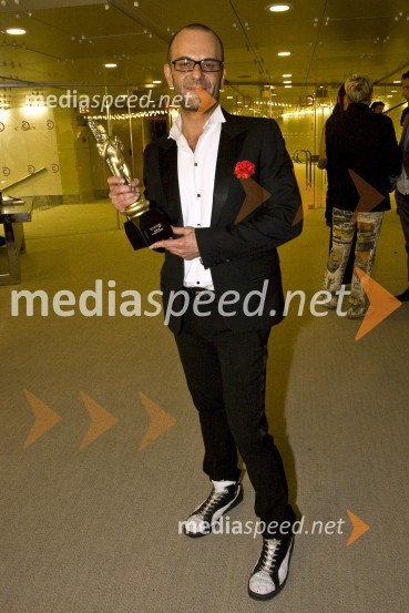 Tomaž Pandur, režiser in dobitnik Viktorja za posebne dosežkeViktorji 2008, druženje pred dvorano