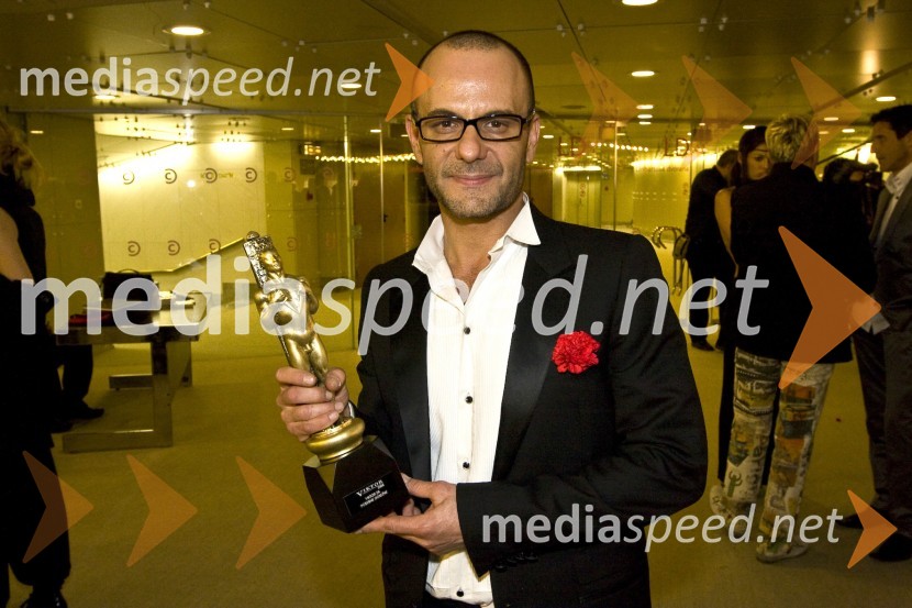 Tomaž Pandur, režiser in dobitnik Viktorja za posebne dosežkeViktorji 2008, druženje pred dvorano