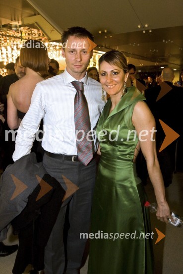 Alenka Bikar, nekdanja atletinja in njen življenjski sopotnik MarjanViktorji 2008, druženje pred dvorano