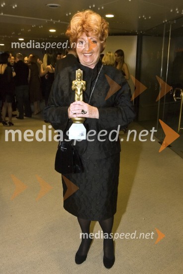 Bernarda Jeklin, nekdanja urednica revije Jana in dobitnica Viktorja za življenjsko deloViktorji 2008, druženje pred dvorano