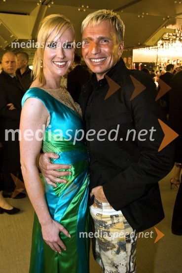 Ota Roš, moderatorka Radia Antena in voditeljica oddaje Pop in (POP TV), ter Igor Jelen - Iggy, lastnik plesnega studia IgenViktorji 2008, druženje pred dvorano