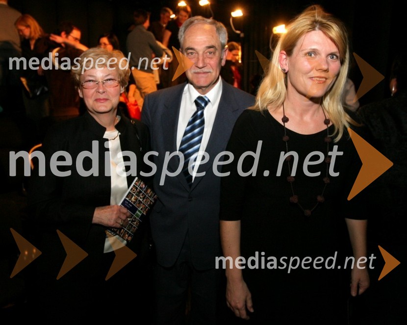 Rudolf Moge, predsednik Sveta SNG Maribor, in njegova soproga Alojzija Moge-Čas, odvetnica, ter Karmina Šilec, zborovodkinja,Veter v vejah borov, premiera no-iger v SNG Maribor