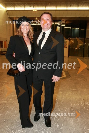 Zoran Jankovič, župan Ljubljane s soprogo MijoViktorji 2008, druženje pred dvorano