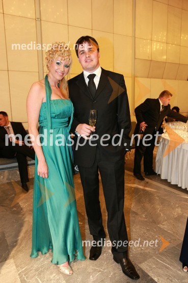 Stančka Šukalo Šeško, manekenka in njen mož Matjaž ŠeškoViktorji 2008, druženje pred dvorano