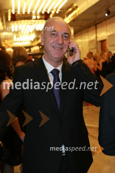 Janez Ujčič, generalni direktor RTS in mestni svetnik MOMViktorji 2008, druženje pred dvorano