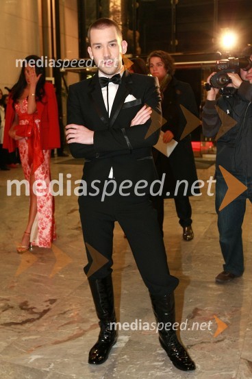 Anžej Dežan, pevec in TV voditeljViktorji 2008, druženje pred dvorano