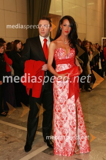 Primož Bohinc, direktor prodaje pri podjetju Elektronček in njegovo dekle Tina Gaber, Miss Hawaiian Tropic 2008Viktorji 2008, druženje pred dvorano