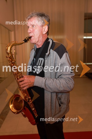  Bojan Maroševič, igralecDramanje pred Slovenskim narodnim gledališčem Maribor