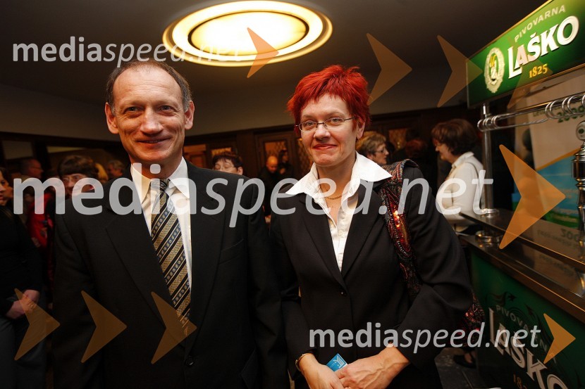 Janko Požežnik, direktor Poklicne gasilne enote Celje in njegova soproga MelitaDnevi komedije 2009, zaključek festivala in podelitev nagrad