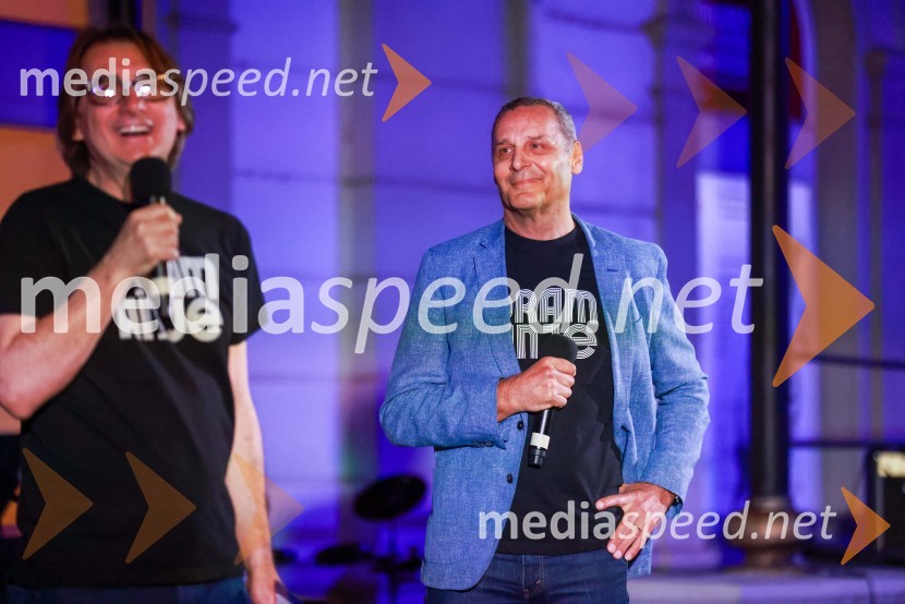  Aleksandar  Popovski, režiser, umetniški direktor Drame SNG Maribor;  Danilo Rošker, direktor SNG MariborDramanje pred Slovenskim narodnim gledališčem Maribor