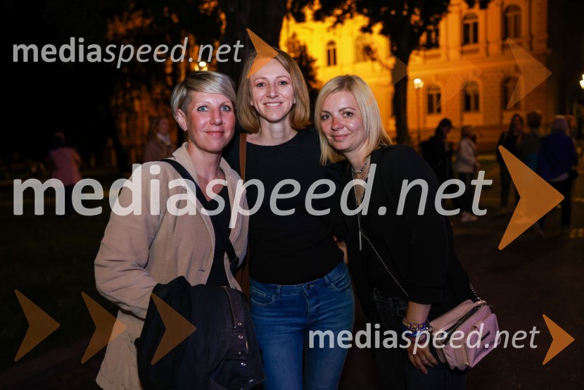  Tina Heinrih, Hiša stare trte;  ... ;  ... Dramanje pred Slovenskim narodnim gledališčem Maribor