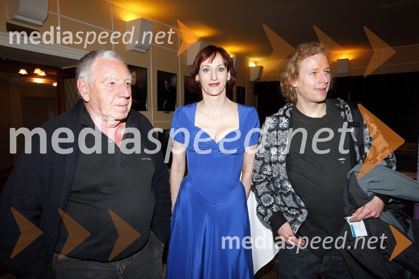 Dušan Jovanovič, režiser in dobitnik nagrade Žlahtni režiser, Saša Pavček, igralka in dobitnica nagrade Žlahtna komedijantka, ter Jaka Andrej Vojevec, režiserDnevi komedije 2009, zaključek festivala in podelitev nagrad