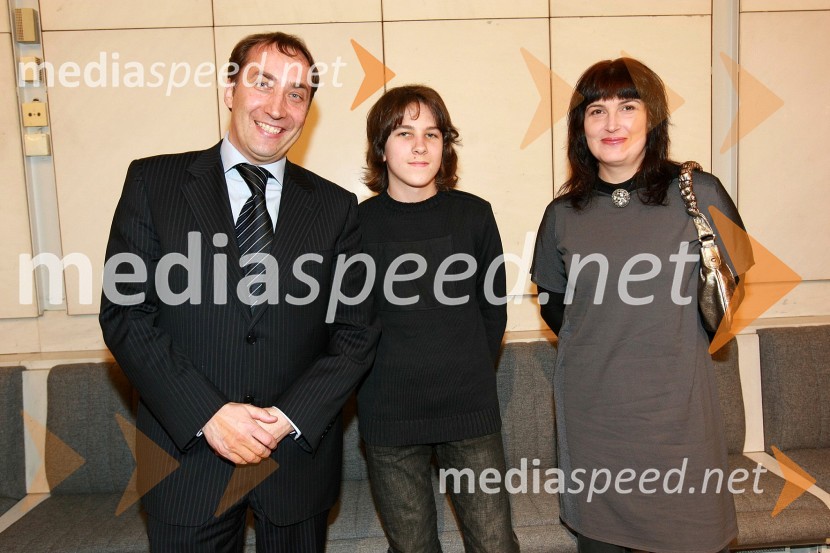 Franci Zavrl, Pristop, sin Nace in soproga MatejaViktorji 2008, druženje pred dvorano