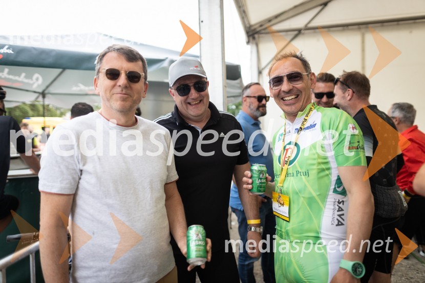  ... ;  ... ;  Tadej Toš, igralec, komik in TV voditelj21. Poli maraton z več kot 4000 udeleženci