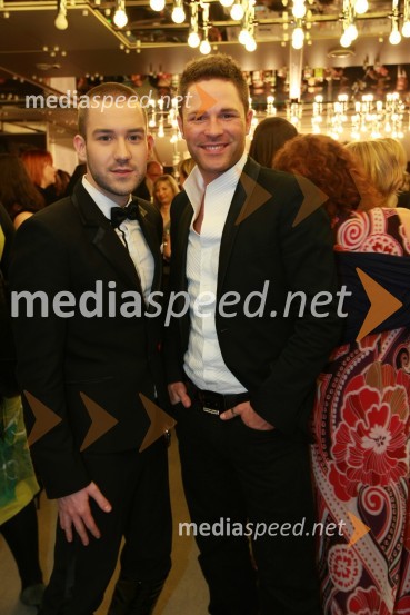 Anžej Dežan, pevec in TV voditelj in Sebastian, pevec in tv voditeljViktorji 2008, druženje pred dvorano