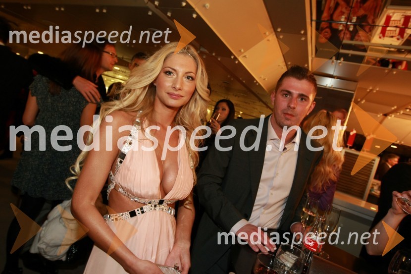 Lucija Gubenšek, TV voditeljica, manekenka in Rok Šerbinek, Avto ŠerbinekViktorji 2008, druženje pred dvorano