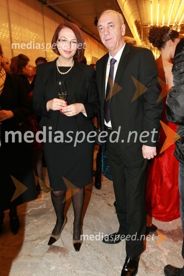 Mirjana Koren, direktorica Pokrajinskega muzeja Maribor in Janez Ujčič, generalni direktor RTS in mestni svetnik MOMViktorji 2008, druženje pred dvorano