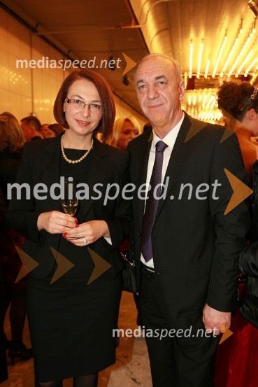 Mirjana Koren, direktorica Pokrajinskega muzeja Maribor in Janez Ujčič, generalni direktor RTS in mestni svetnik MOMViktorji 2008, druženje pred dvorano