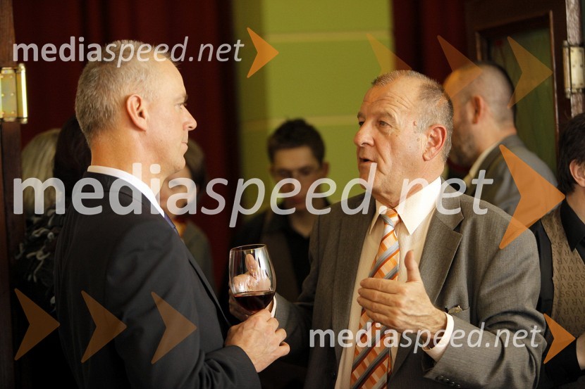 Zdenko Podlesnik, direktor CBH d.o.o. (Celjska borzno posredniška hiša) in Marjan Krajnc, Adriatic SlovenicaDnevi komedije 2009, zaključek festivala in podelitev nagrad