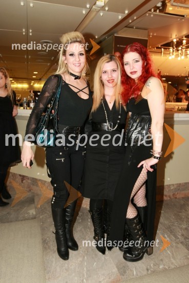 Eva Breznikar, skupina Makeup2, Simona Vidic, dolgoletna frizerka Makeup2, Katja Kovačič, kreatorka oblačil za Makeup2 
Viktorji 2008, druženje pred dvorano