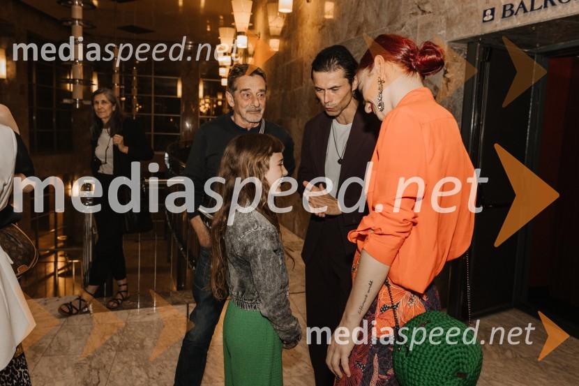  ... ;  ... ;  Michal Rynia, koreograf, MN dance Company;  Nastja Bremec Rynia, koreografinja, MN dance CompanyTo the moon and back, premiera v SNG Nova Gorica