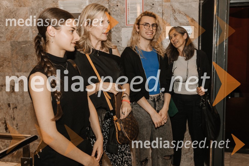 To the moon and back, premiera v SNG Nova Gorica