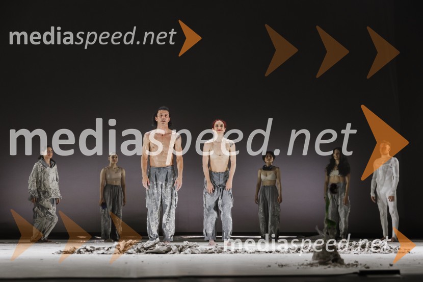  Michal Rynia, koreograf, MN dance Company;  Nastja Bremec Rynia, koreografinja, MN dance CompanyTo the moon and back, premiera v SNG Nova Gorica