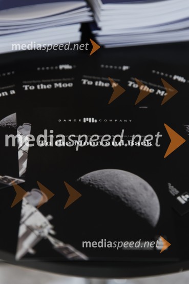 To the moon and back, premiera v SNG Nova Gorica