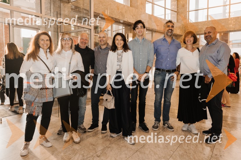 To the moon and back, premiera v SNG Nova Gorica