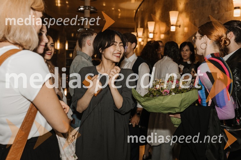  Eri Nishibara, plesalkaTo the moon and back, premiera v SNG Nova Gorica