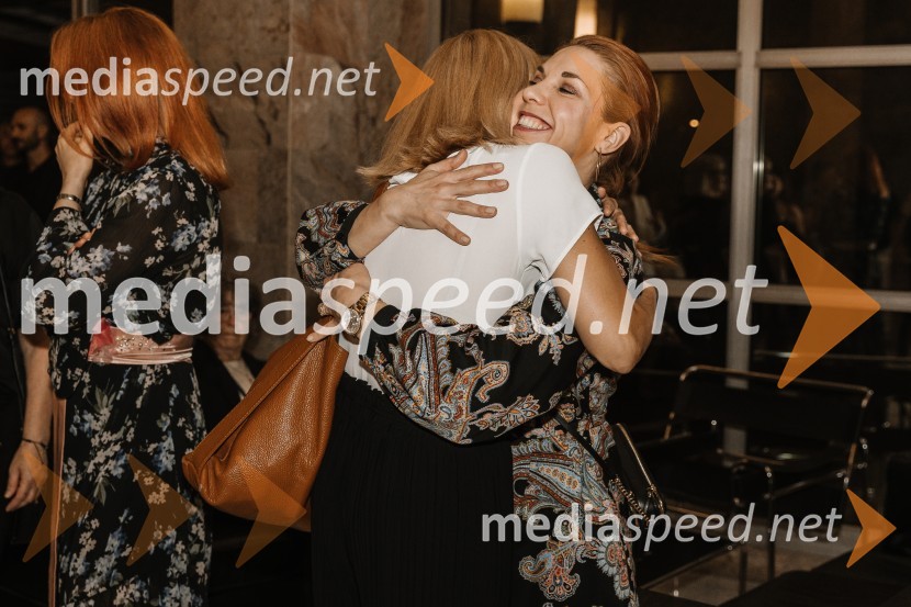  Metka Sulič, odnosi z javnostjo SNG Nova Gorica;  Ana  Kržišnik Blažica, dramaturginjaTo the moon and back, premiera v SNG Nova Gorica