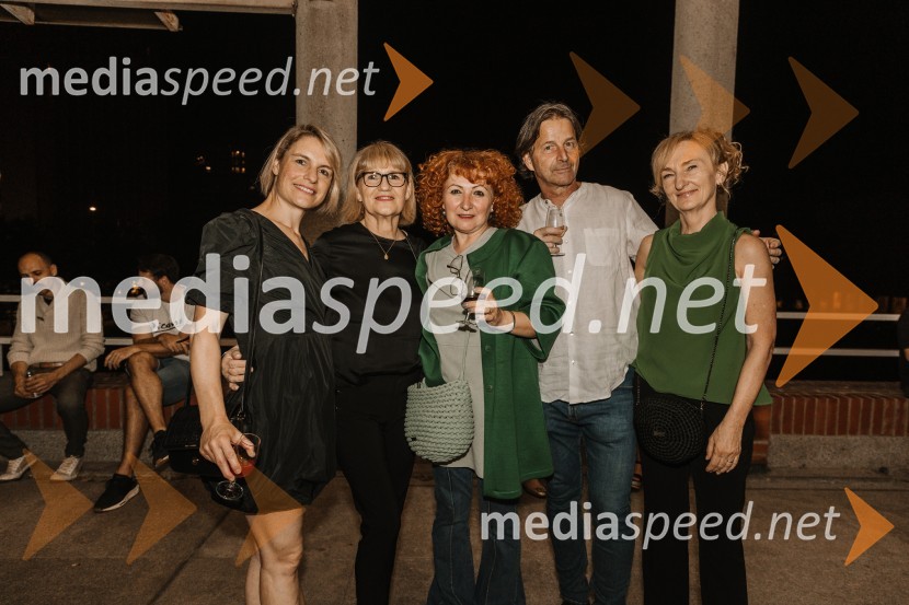 To the moon and back, premiera v SNG Nova Gorica