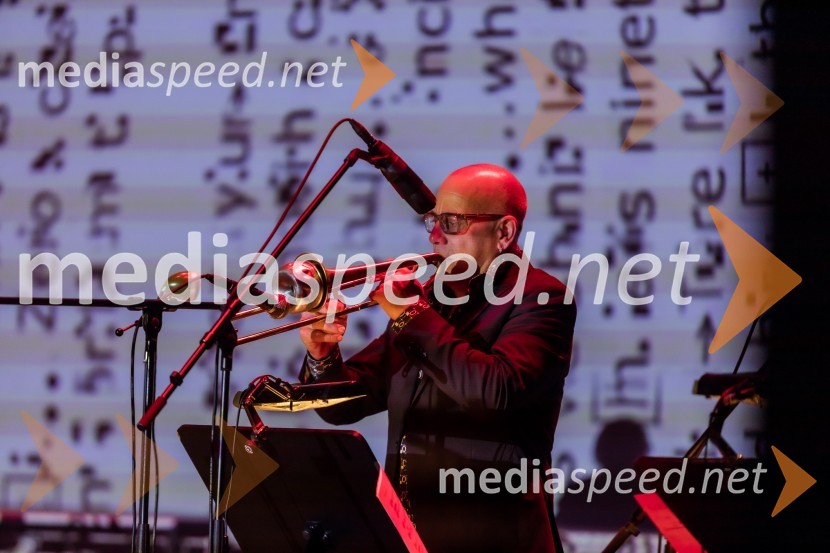 Laurie Anderson: Let X=X, koncert ameriške umetnice na odru Cankarjevega doma