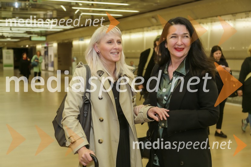  ... ;  Zdenka Badovinac, direktorica, Muzej sodobne umetnosti ZagrebLaurie Anderson: Let X=X, koncert ameriške umetnice na odru Cankarjevega doma