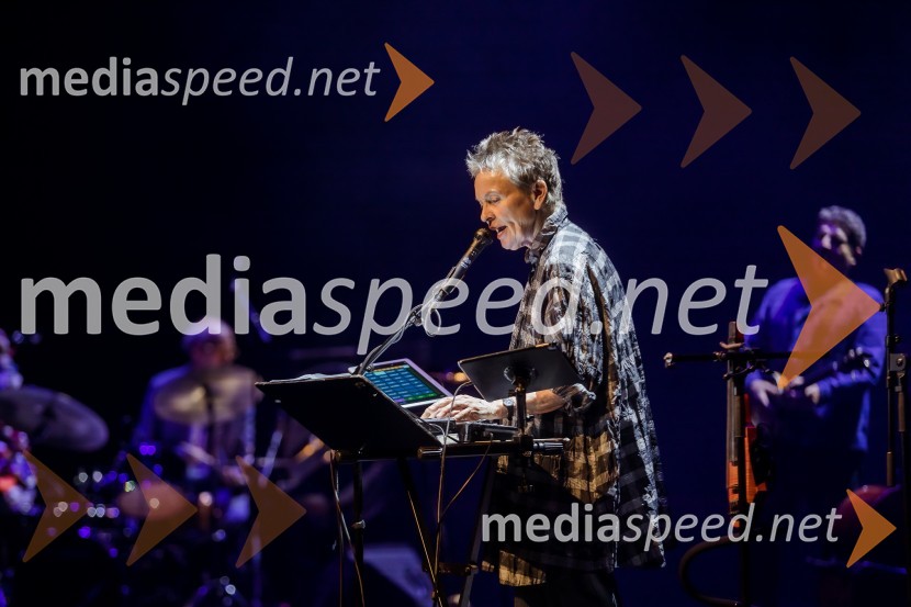  Laurie Anderson, ameriška umetnicaLaurie Anderson: Let X=X, koncert ameriške umetnice na odru Cankarjevega doma