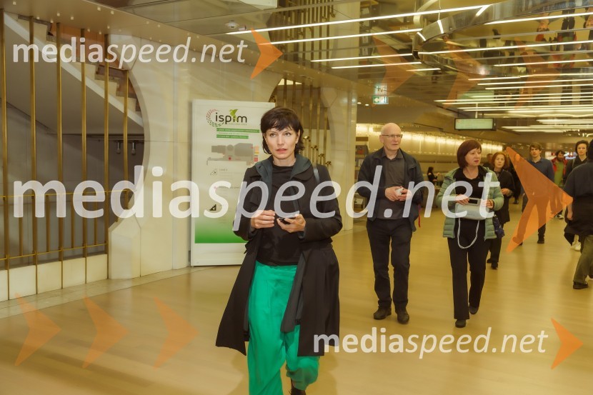 Laurie Anderson: Let X=X, koncert ameriške umetnice na odru Cankarjevega doma