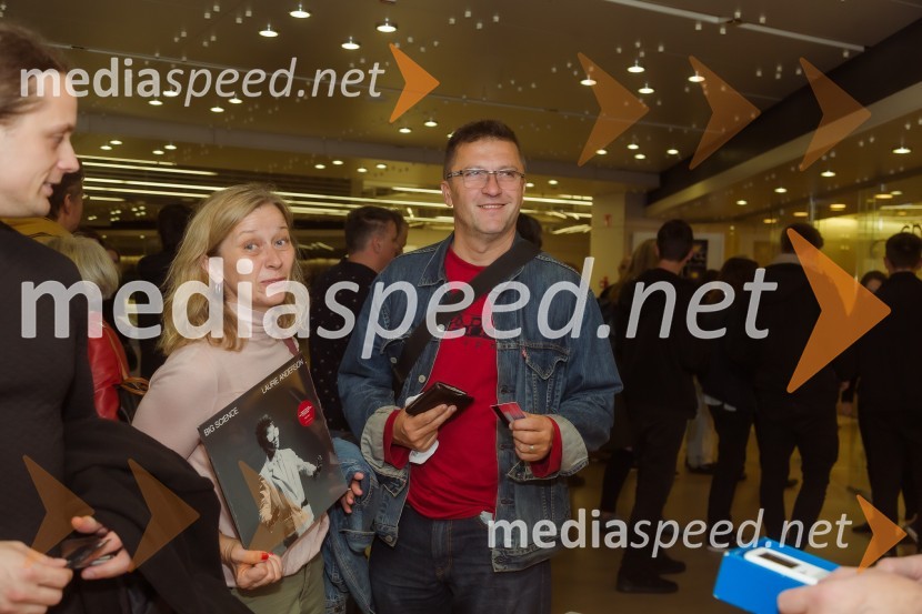  Renate Rugelj, založba UMCO, Bukla; dr. Samo Rugelj, založba UMCO, BuklaLaurie Anderson: Let X=X, koncert ameriške umetnice na odru Cankarjevega doma