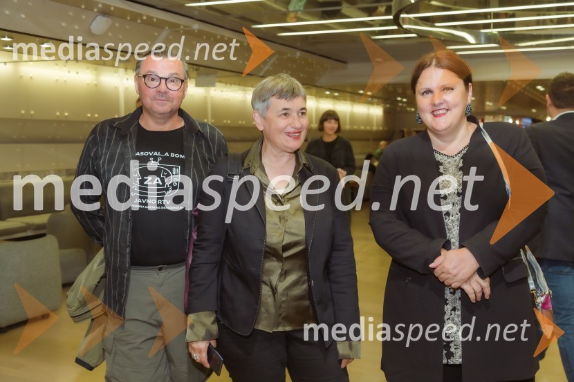  Brane Zorman, skladatelj;  Nataša Sukič, pisateljica;  Uršula Cetinski, generalna direktorica, Cankarjev domLaurie Anderson: Let X=X, koncert ameriške umetnice na odru Cankarjevega doma